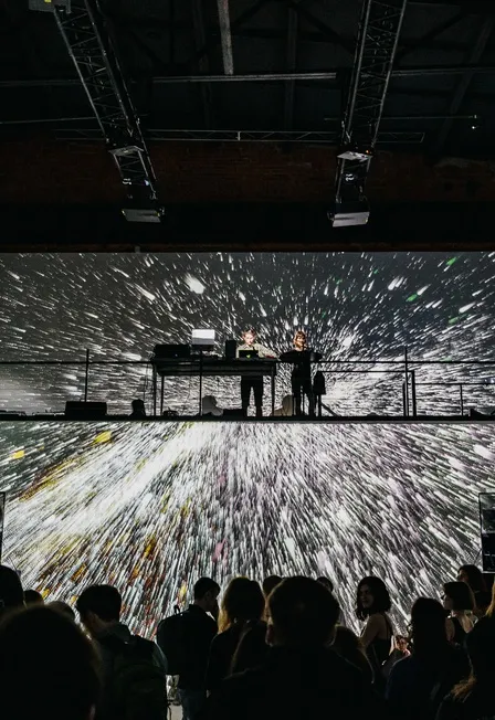 AV-перформанс Tonoptik — UCTRL в Севкабель Порту, 20.08.26
