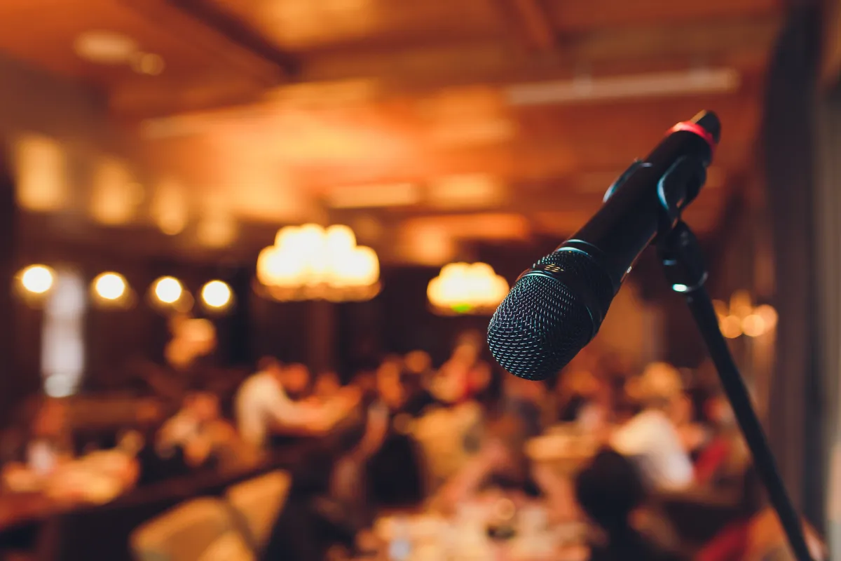 Твоя стендап тема: шоу импровизации в StandUp Bar