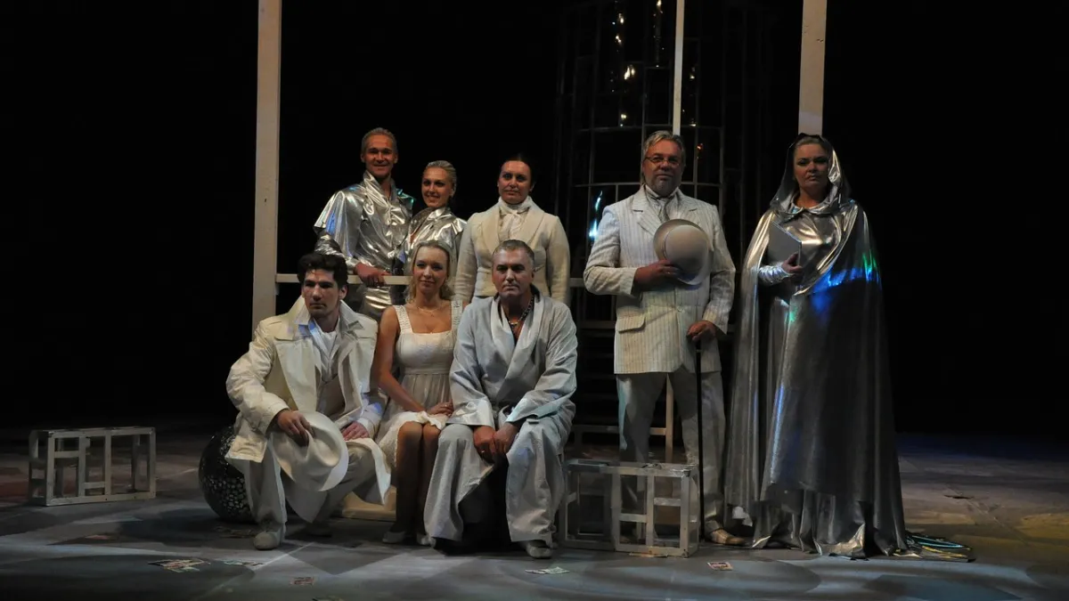 Билеты на «Отель двух миров» 18 дек 2025 – Волгоград