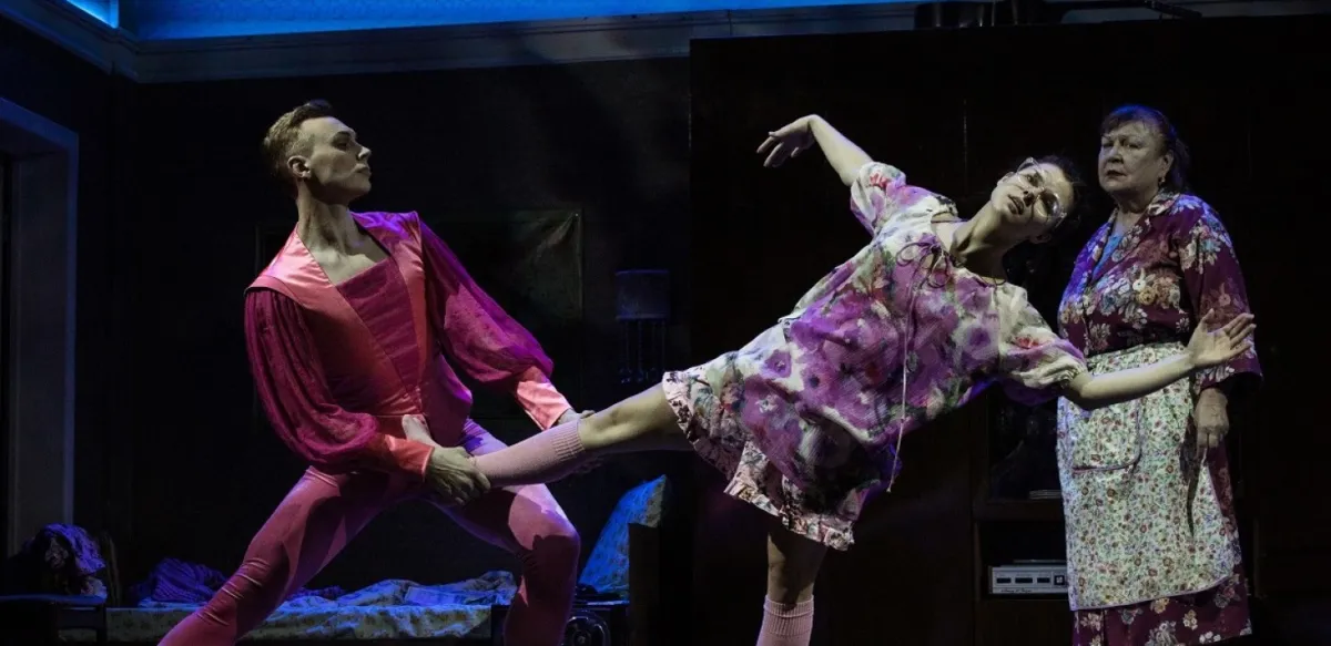 Билеты на спектакль «Под одной крышей» 3 янв 2026 Москва