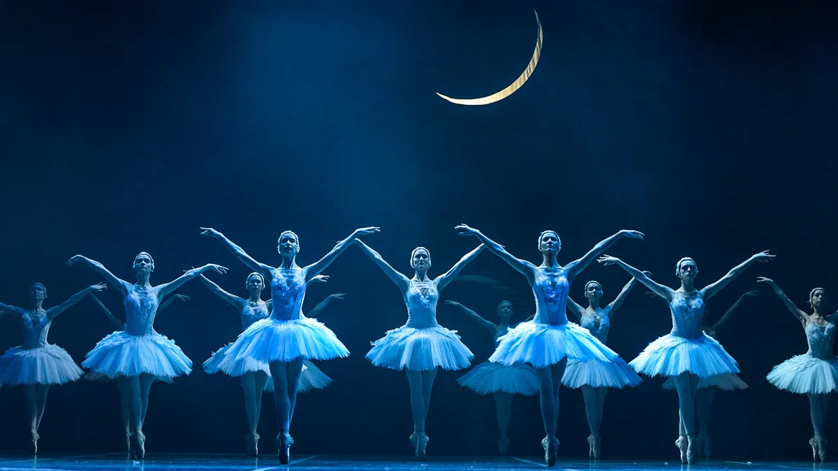 Билеты на Лебединое озеро в Астрахани 13...