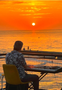 Sunset Piano: концерт 22 сен 2025 в Сочи – неоклассика у моря