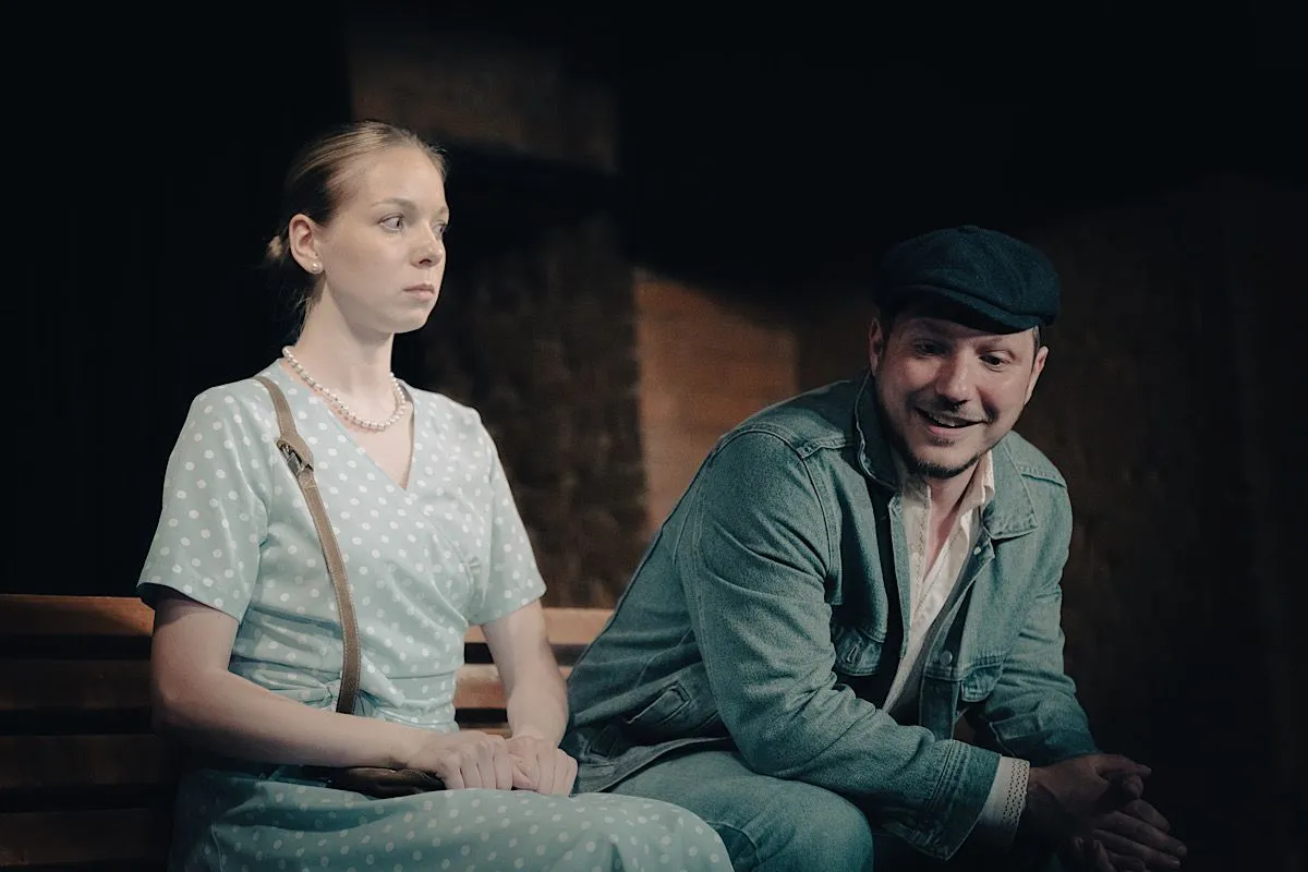 Спектакль «Дура ненормальная» в театре «Три ступени»