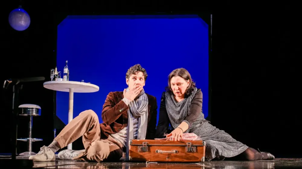 Билеты на Вокзал на троих 22 дек 2025 Великий Новгород