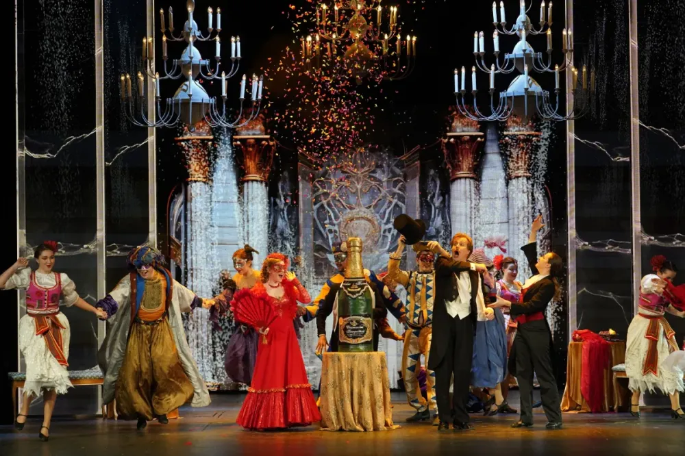 Билеты на Новогодний фейерверк: 30 Дек 2025, Зазеркалье