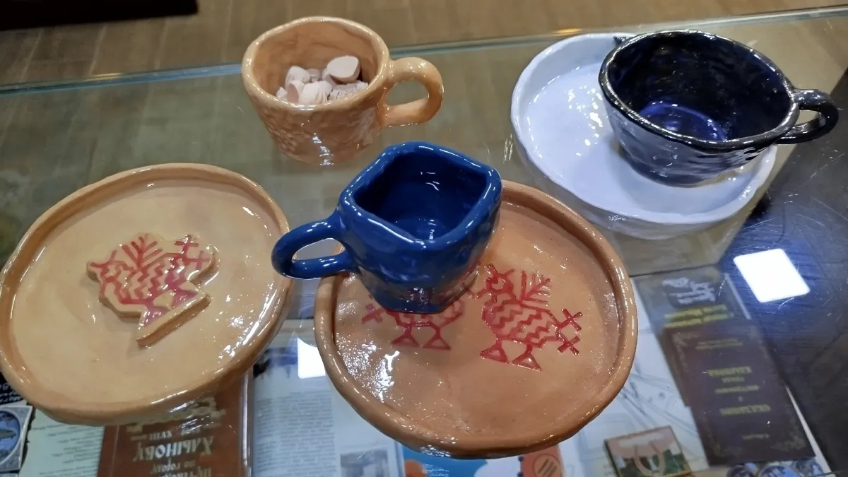 Билеты: Керамика с этн. элементами, Киро...