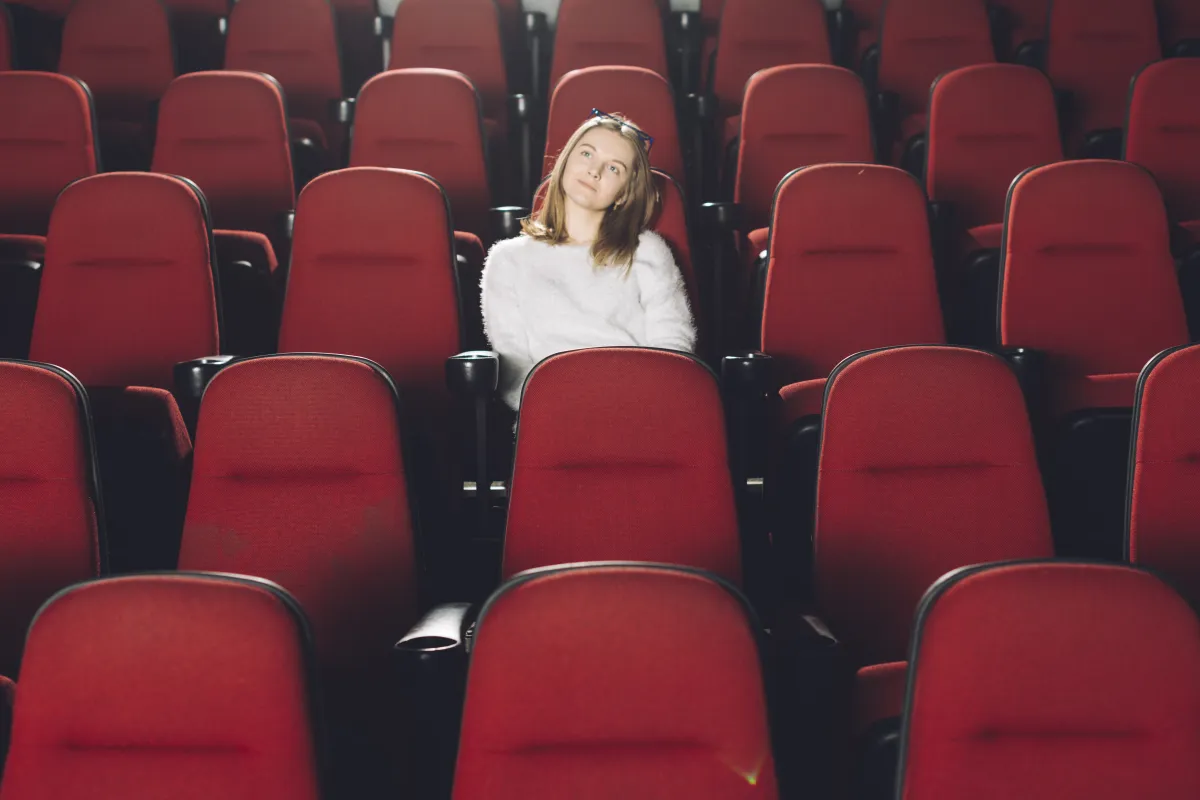 Билеты Он, она, шпион, балкон Красноярск...