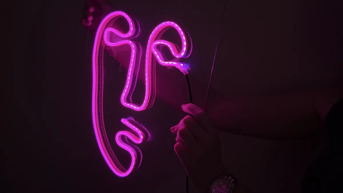 Билеты на Неоновые вывески в Красноярске...