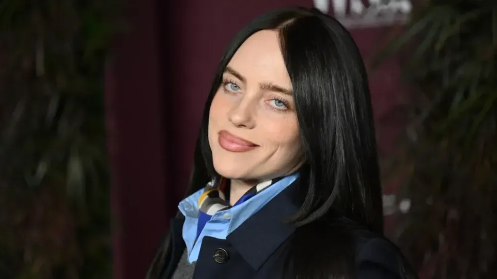 Billie Eilish призывает миллиардеров делиться бога...