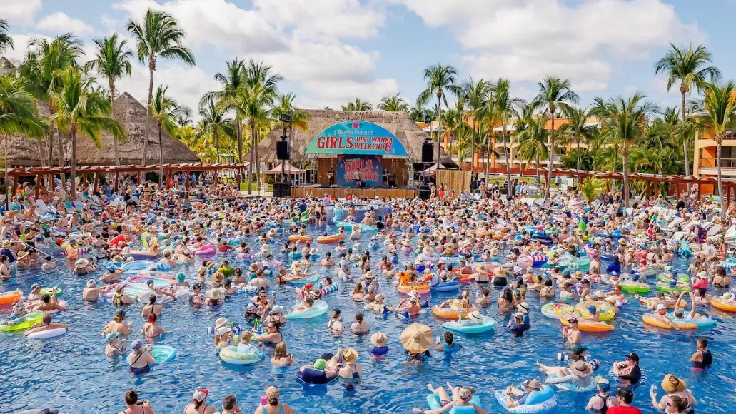 Розыгрыш билетов на Girls Just Wanna Wee...