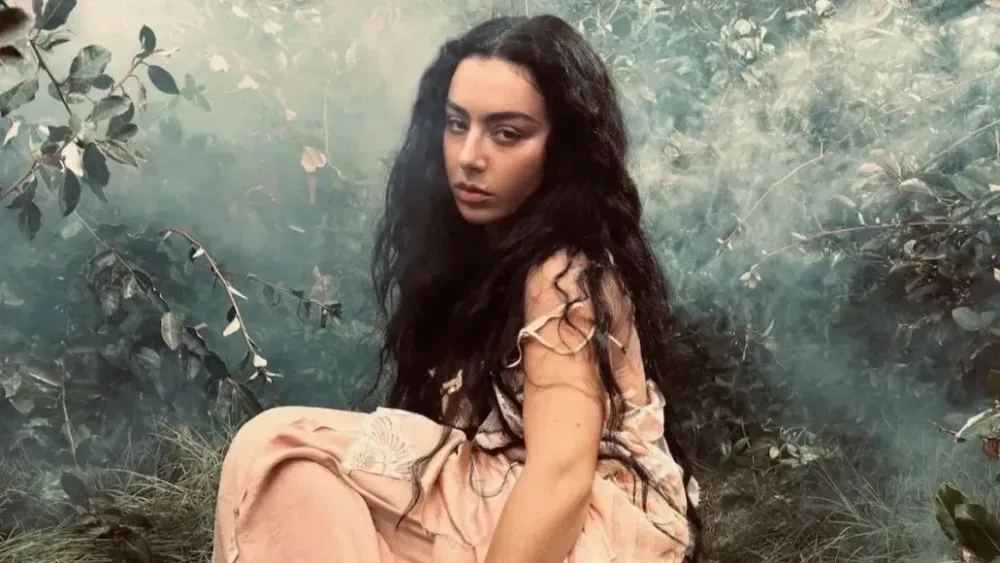 Charli XCX выпустила альбом Wuthering Heights 13 февраля 2026