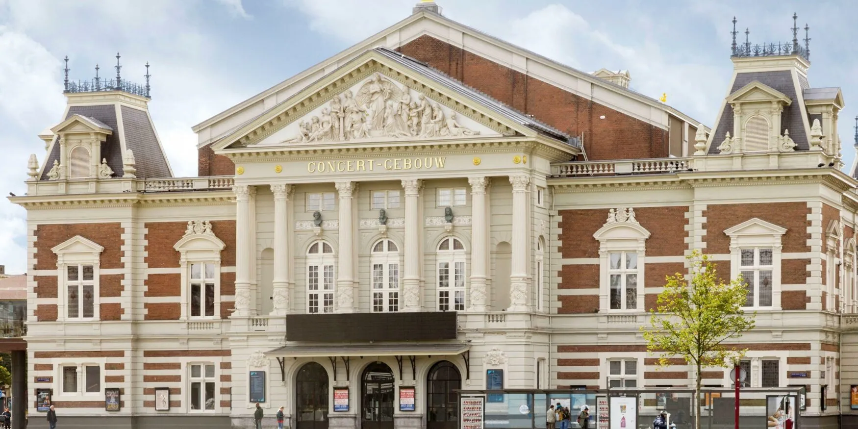 Пианистка, запрещенная в Эйндховене, посетила конц...