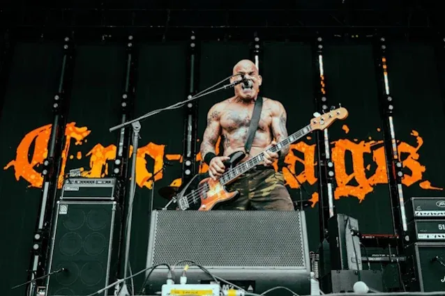 CRO-MAGS выпустили новую версию 'Everybody's Gonna Die' — 40-летие 'The Age Of Quarrel'