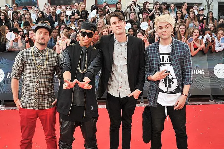 Популярность Down with Webster за пределами Канады
