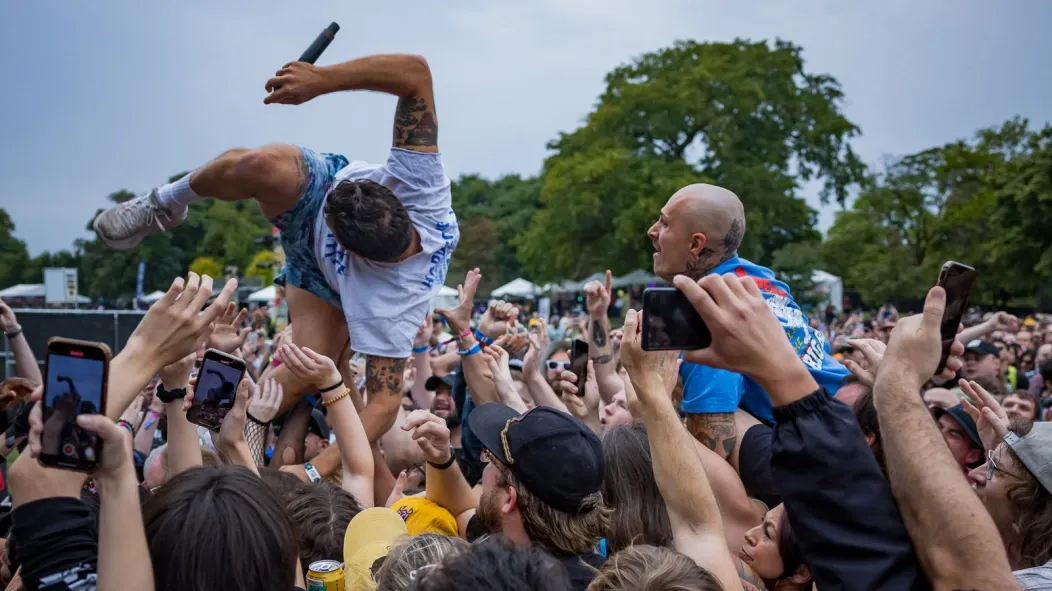 50 лучших панк-альбомов 2025 года: полны...