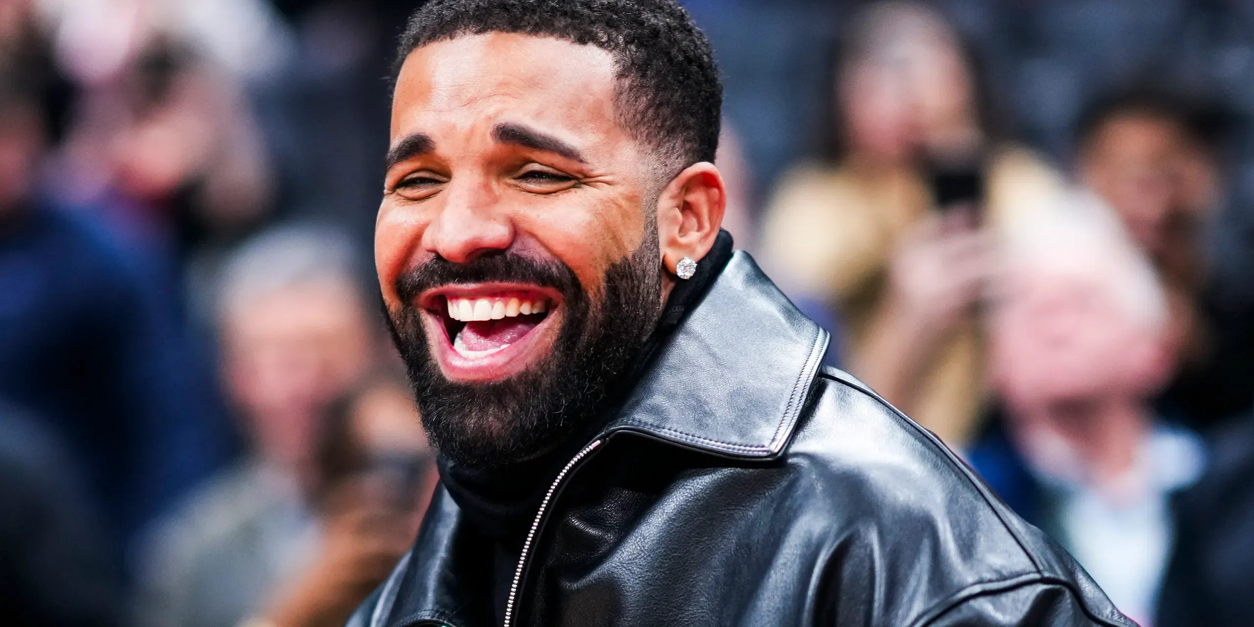 Российский рэпер Drake выпустил новую песню о предательстве друзей