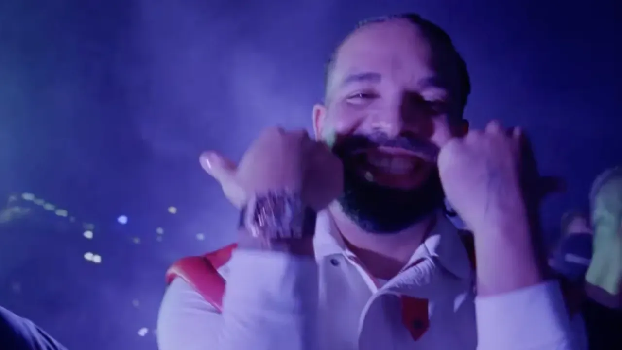 Drake показал фильм FOMO и анонсировал тур 2027 года