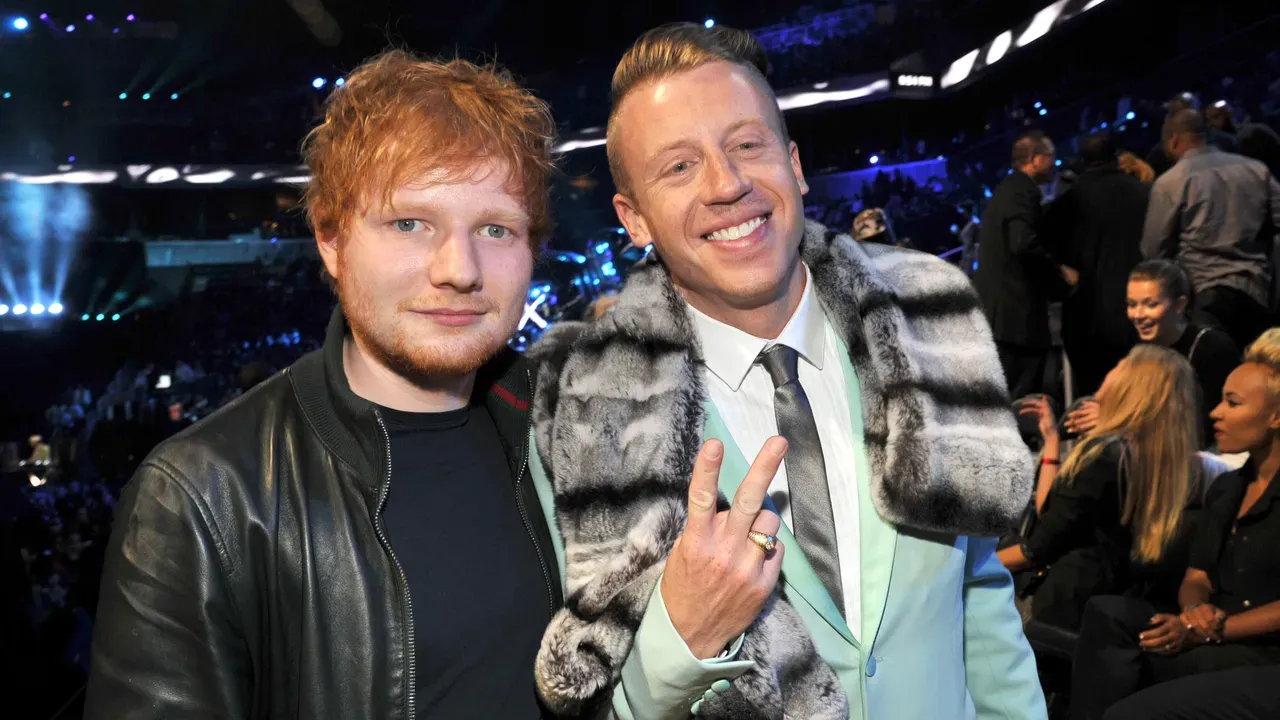 Команда Эда Ширана и участники туров покинули его из-за Macklemore