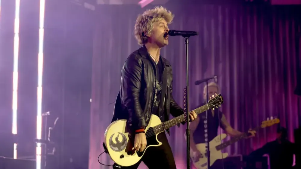 Green Day против ICE и Эпштейна на вечеринке перед Супербоулом