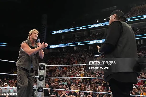 Jelly Roll возвращается в WWE: конфликт с Logan Pa...