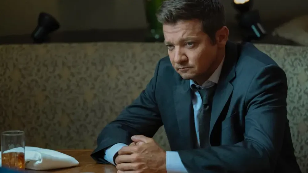 Джереми Реннер угрожал вызвать ICE своей девушке