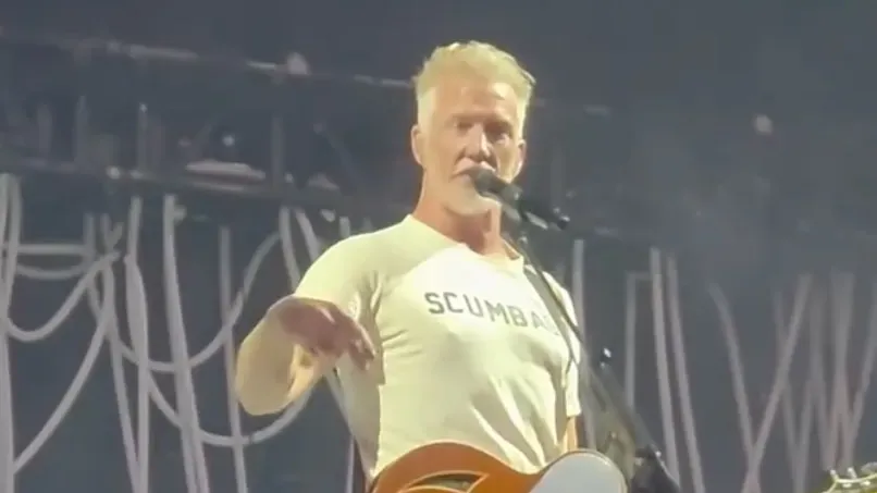Josh Homme нарушил запрет на курение на концерте в Детройте