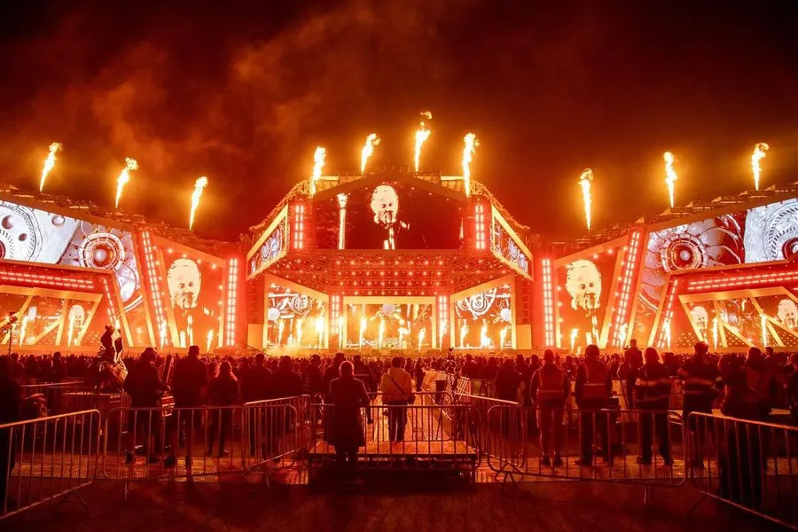 Металлика спасла Tomorrowland после пожара: уникальная операция