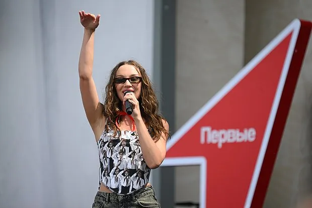 Флешмоб на концерте Mia Boyka: мужчины в розовом бросили вызов