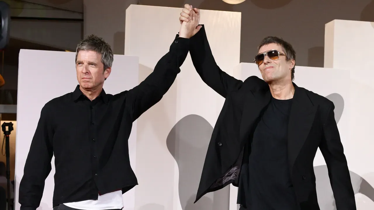 Группа Oasis анонсировала большой концертный тур на 2027 год