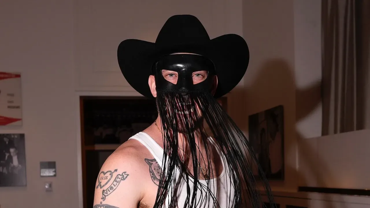 Орвилл Пек рассказал о поцелуе с игроком команды Los Angeles Raiders
