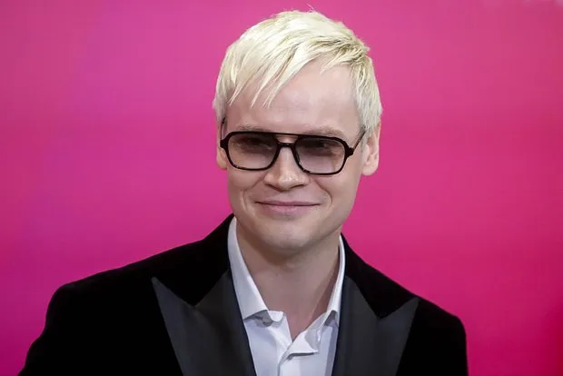 Песни SHAMAN в школах: критика от Яны По...