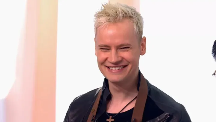 SHAMAN раскрыл секрет сценической позы: связь с ка...