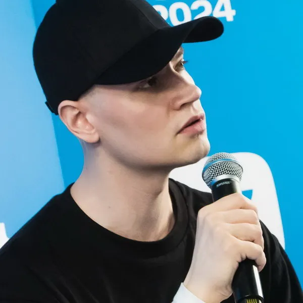 Shaman отказался переводить песни на дру...