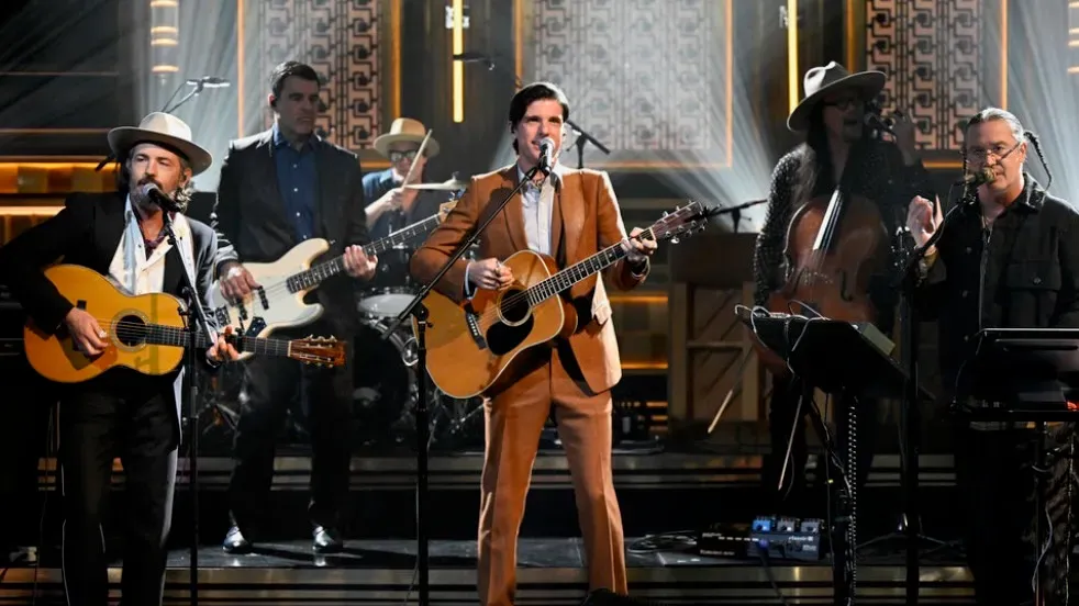 AVTT/PTTN: Майк Паттон и The Avett Brothers дебюти...