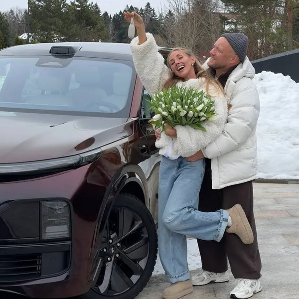 Vavan подарил жене автомобиль за 9 млн рублей на 8 марта