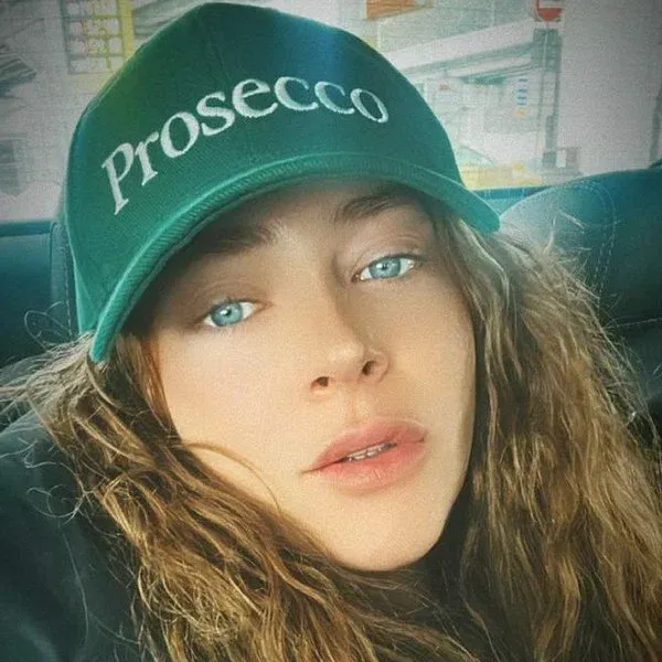 Аглая Тарасова: 3 года условно за контра...