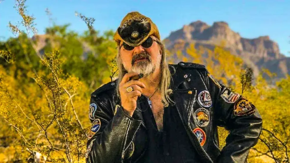 Экс-менеджер Guns N' Roses Алан Найвен судится с г...