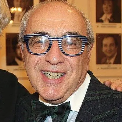 Адвокат объяснил причины нападок на Лари...