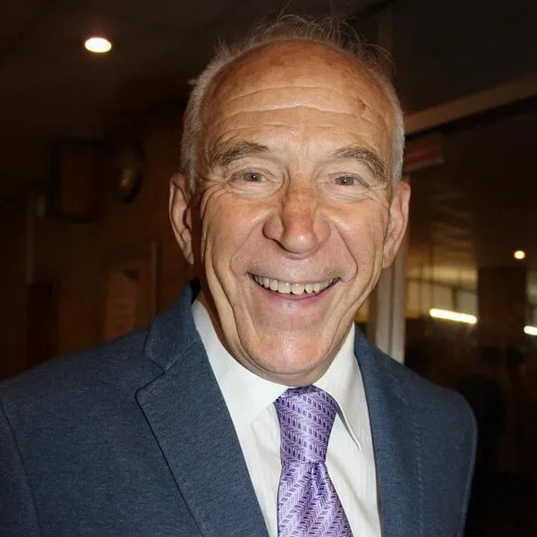 Александр Пашутин против ремейка "Любовь и голуби"