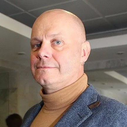 Алексей Кортнев выпустит книгу мемуаров о рок-тусовке 90-х