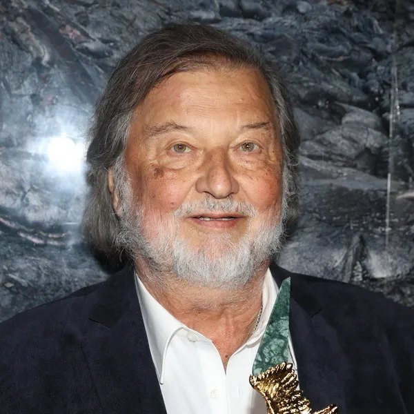 Премьер-министр Мишустин поздравил Рыбникова с 80-летием