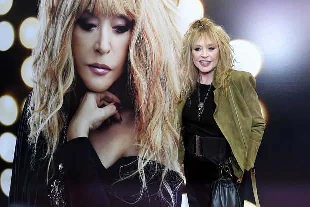 Бородин призвал запретить Пугачевой зара...