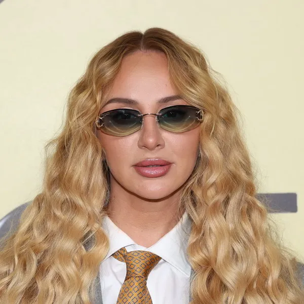 Анна Asti открыла караоке-бар «Сплетни» в Москве 1...