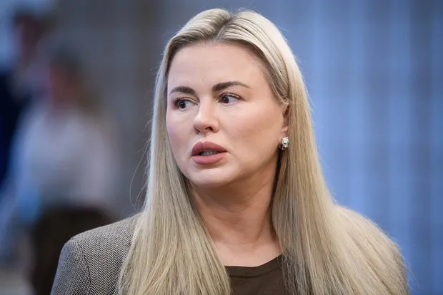Анна Семенович о проблеме с носом и страхе перед операцией