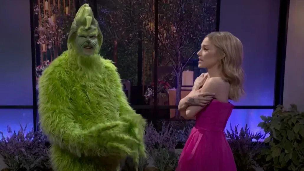 Ариана Гранде влюбилась в Гринча в пародии SNL на ...