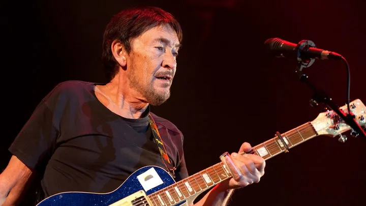 Умер британский певец Крис Ри: причина с...