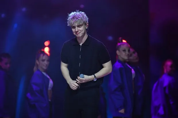 Ваня Дмитриенко поддержал Анну Пересильд