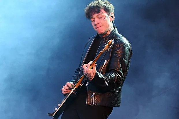 Глеб Викторов из «Три дня дождя» задолжа...