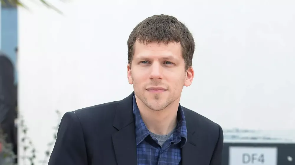 Джесси Айзенберг станет донором почки незнакомцу