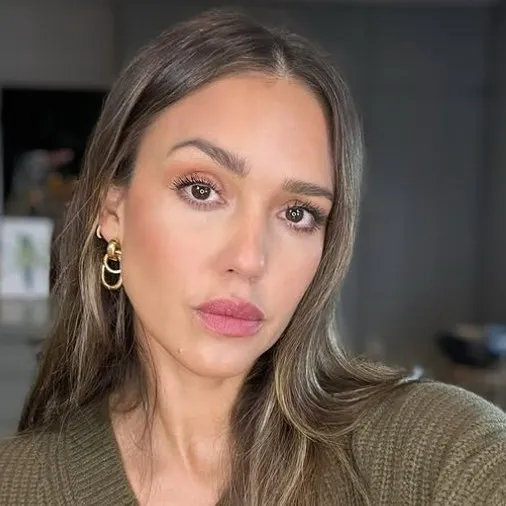 Джессика Альба и Том Хоппер в триллере "...